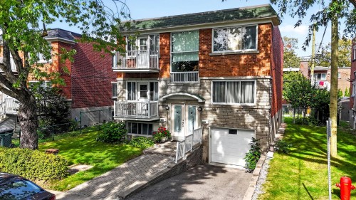 Façade - 2115  - 2117 Rue Dépatie, Montréal (Saint-Laurent), QC 
