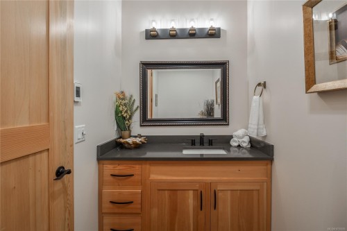 573 Horseshoe Rd, Gabriola Island, BC 