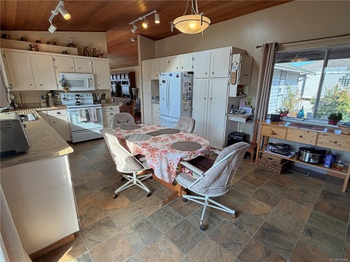 5400 Entwhistle Dr, Nanaimo, BC 