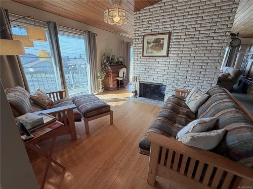 5400 Entwhistle Dr, Nanaimo, BC 