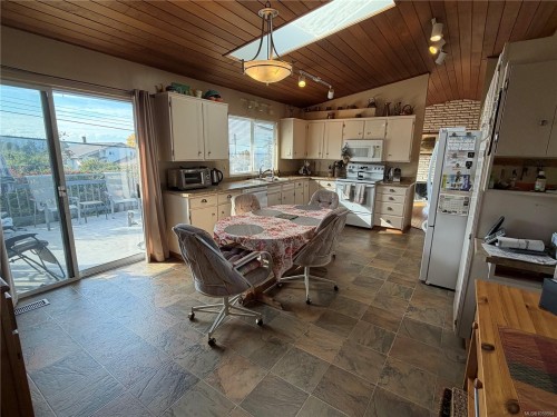 5400 Entwhistle Dr, Nanaimo, BC 