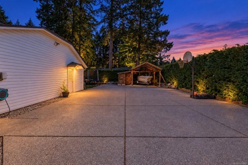 6535 Wicks Rd, Duncan, BC 