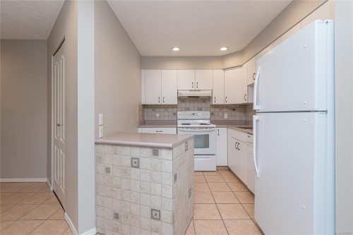 #204-300 Bundock Ave, Duncan, BC 