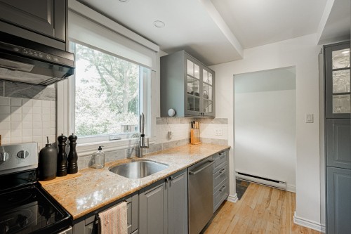 Cuisine - 7885 Rue Ontario E., Montréal (Mercier/Hochelaga-Maisonneuve), QC 