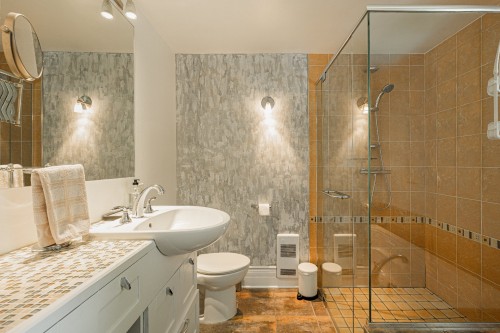 Salle de bains - 7885 Rue Ontario E., Montréal (Mercier/Hochelaga-Maisonneuve), QC 