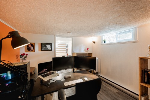 Bureau - 7885 Rue Ontario E., Montréal (Mercier/Hochelaga-Maisonneuve), QC 