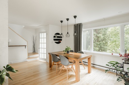 Salle à manger - 7885 Rue Ontario E., Montréal (Mercier/Hochelaga-Maisonneuve), QC 