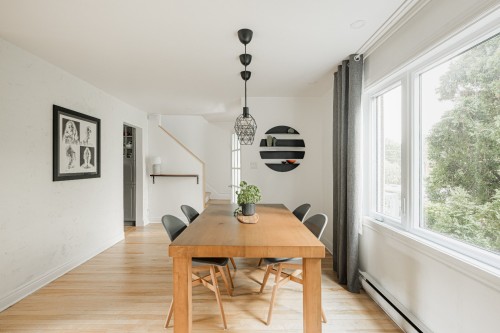 Salle à manger - 7885 Rue Ontario E., Montréal (Mercier/Hochelaga-Maisonneuve), QC 