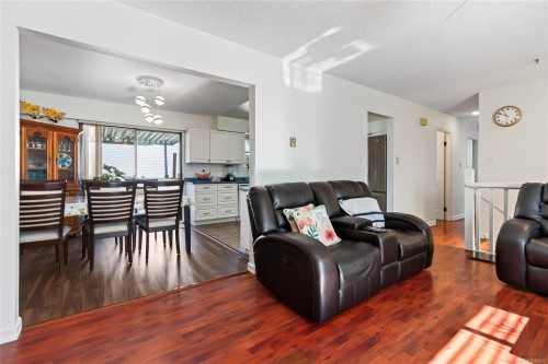1083 26Th St, Courtenay, BC 