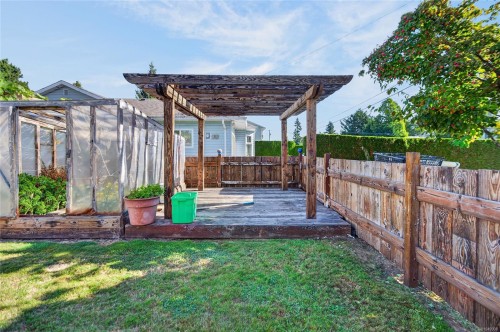 1083 26Th St, Courtenay, BC 