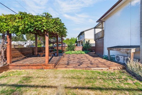 1083 26Th St, Courtenay, BC 