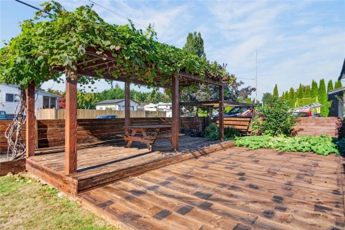 1083 26Th St, Courtenay, BC 