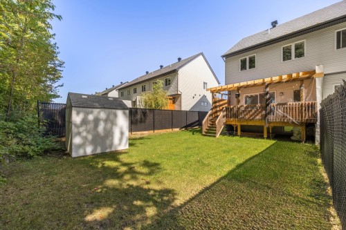 Cour - 8530 Rue Siméon-Lamarche, Mirabel, QC 
