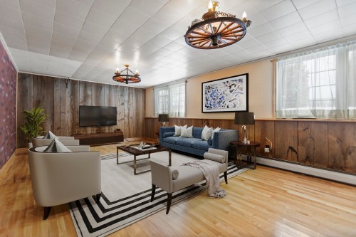 Salle familiale - 69 Ch. Du Bord-Du-Lac-Lakeshore, Pointe-Claire, QC 