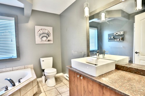 Salle de bains - 45 Rue Des Champs, Saint-Roch-De-L'Achigan, QC 