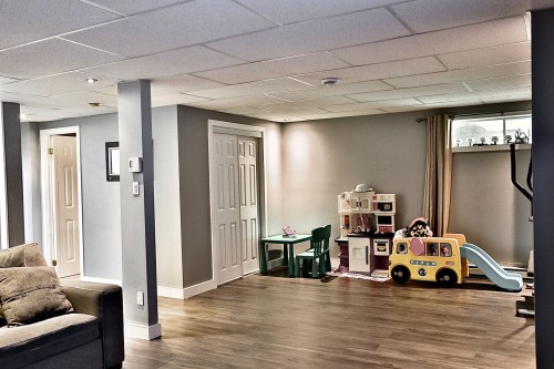 Salle familiale - 45 Rue Des Champs, Saint-Roch-De-L'Achigan, QC 