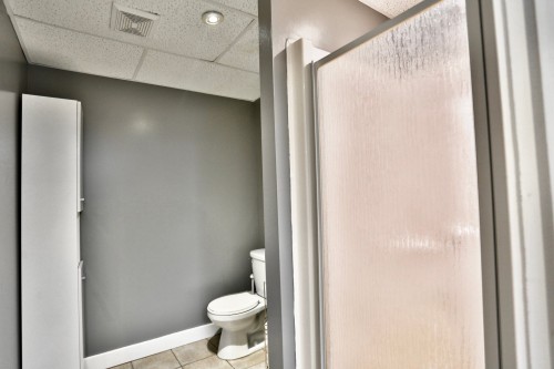 Salle de bains - 45 Rue Des Champs, Saint-Roch-De-L'Achigan, QC 