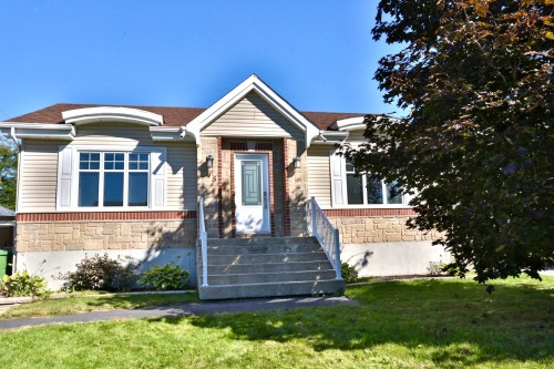 Façade - 45 Rue Des Champs, Saint-Roch-De-L'Achigan, QC 