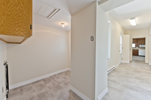 Salle de lavage - 169  - 179 Rue Court, Coaticook, QC 
