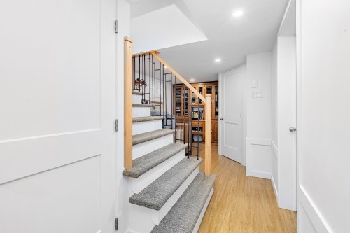 Escalier - 186 Rue Filion, Laval (Sainte-Rose), QC 