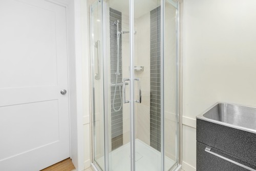 Salle de bains - 186 Rue Filion, Laval (Sainte-Rose), QC 