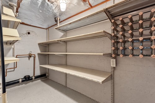 Cave/Chambre froide - 833 Ch. Du Clocher, Saint-Jean-Sur-Richelieu, QC 