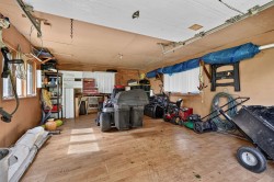 Garage - 