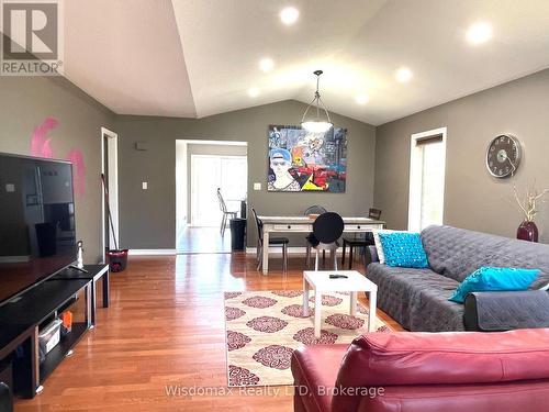 8272 Woodsview Crescent, Niagara Falls (Ascot), ON 