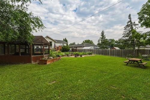 560 Balsam Cr, Oakbank, MB 