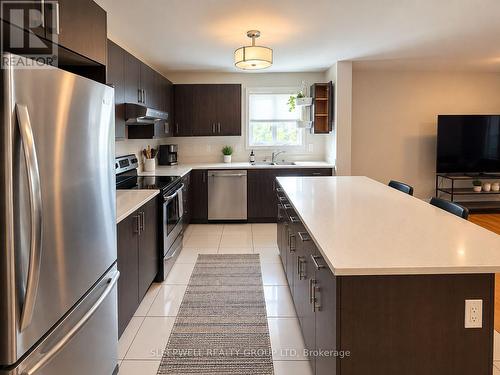 2 - 11 CHESTNUT STREET , Ottawa, Ontario K1S 0Z7 2