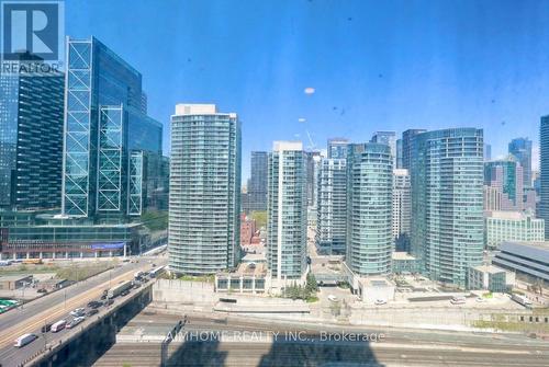 2001 - 1 Concord Cityplace Way, Toronto, ON 