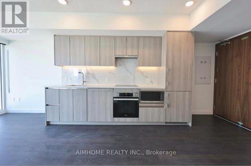 2001 - 1 Concord Cityplace Way, Toronto, ON 