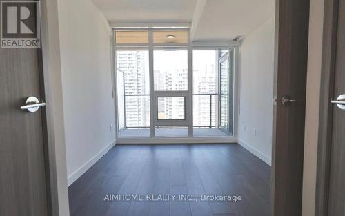 2001 - 1 Concord Cityplace Way, Toronto, ON 