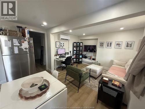 786 Chatham Unit# 1 , Windsor, Ontario N9A 1Y3 2
