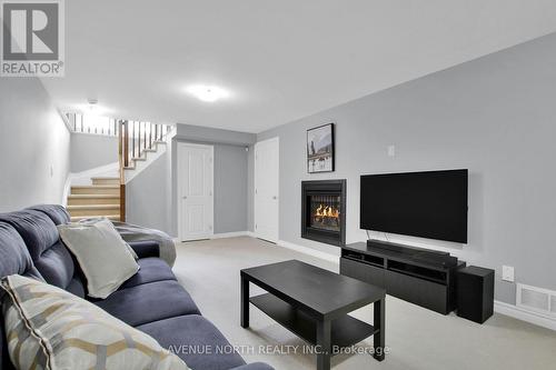 303 Wood Acres Grove, Ottawa, ON 