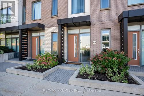 Th 5 - 1010 Portage Parkway, Vaughan, ON 