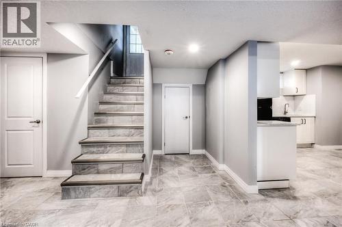 33 RUSKVIEW Road Unit# LOWER , Kitchener, Ontario N2M 4S1 5