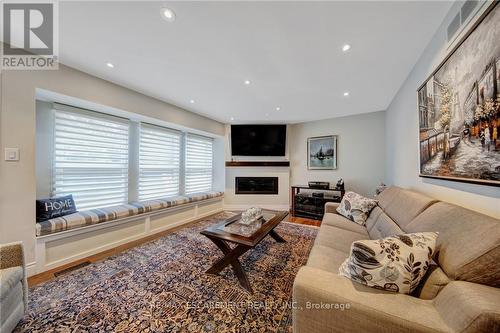 2284 Mansfield Drive, Burlington, ON 