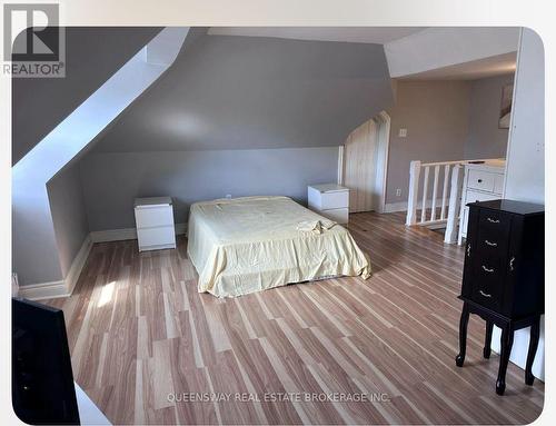 2ND FLOOR AND ATTIC - 432 GLADSTONE AVENUE , Toronto, Ontario M6H 3H9 4