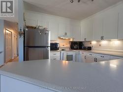 Huge prep space on the island - 