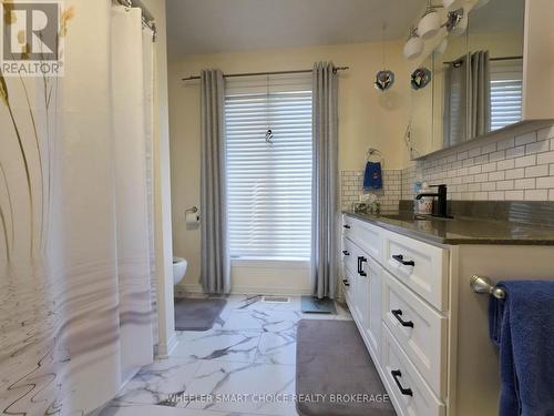 The lovely updated main floor bathroom - 78 Maple Street, South Stormont, ON 