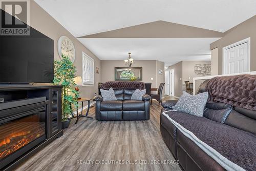 7802 Sabine Drive, Niagara Falls (Ascot), ON 