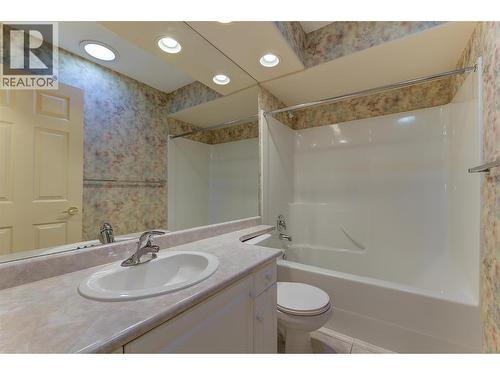 Main Bath - 2605 Copper Ridge Drive, West Kelowna, BC 