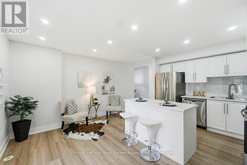 16 - 3975 Eglinton Avenue W, Mississauga, ON 