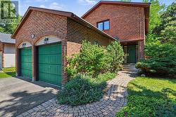 45 SHADETREE CRESCENT Ottawa, ON K2E 7R3