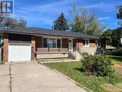 29 HARNISH CRESCENT Toronto, ON M2M 2C2