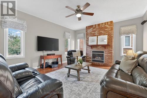 669 Kingsmere Avenue, Newmarket, ON 