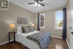 Third bedroom - ideal for office or guests - 