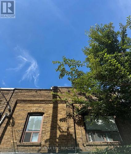 UPPER/2ND FLOOR - 1044 KINGSTON ROAD , Toronto, Ontario M4E 1T4 2