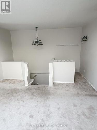 UPPER/2ND FLOOR - 1044 KINGSTON ROAD , Toronto, Ontario M4E 1T4 5